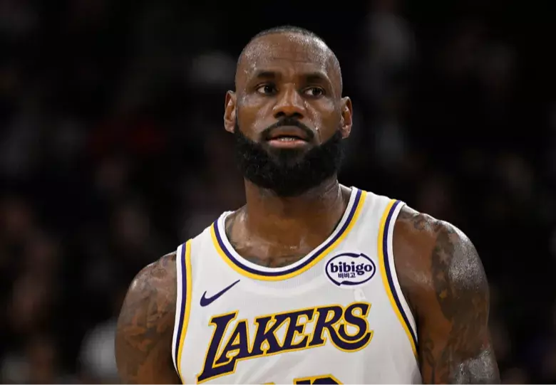 NBA-ийн супер од Lebron James Los Angeles Lakers багаа орхихоо зарлалаа